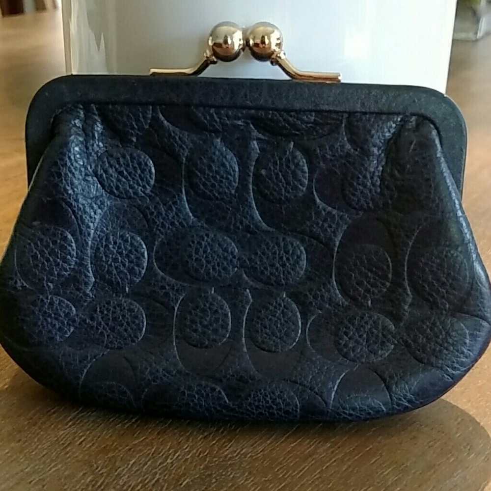 Coach Signature embossed  leather coin 👛